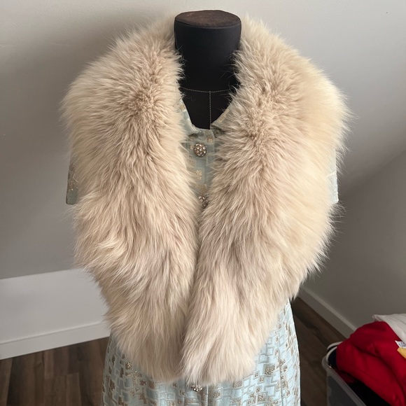Genuine fur stole - Picture 1 of 4